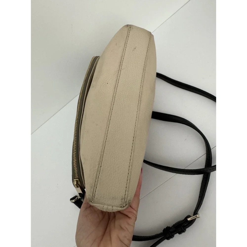 Kate Spade‎ New York creme/black purse w/ shoulder strap RN0102760 used